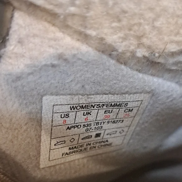 The North Face Olive Green Winter/ Water Proof Boots - Picture 2 of 10